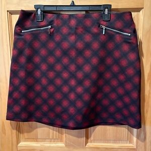 Maurice’s Red Buffalo Plaid Ponte Skirt women’s L
NWT